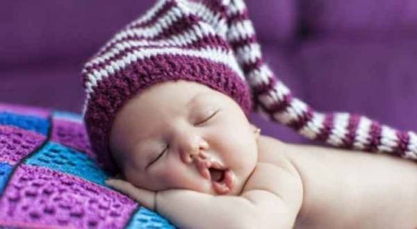 حيَل غريبة لتنويم طفلك سريعاً