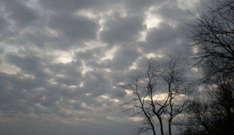 زخات مطرية محتملة وانخفاض ملموس على الحرارة