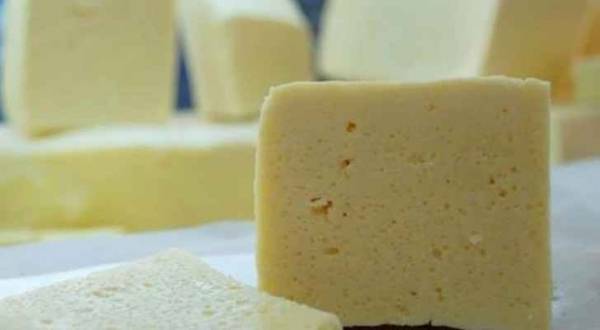 بسبب قطعة جبن.. محكمة فرنسية تقضي بحبس مغربي 3 أشهر