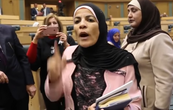 بالفيديو .. النائب فضية أبو قدورة تشرح قصة رسالة الملوخية الناشفة