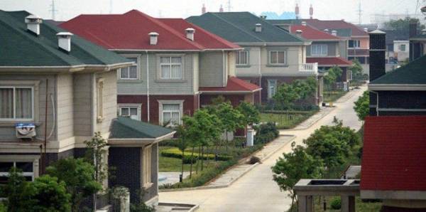 قرية تمنح سكانها سيارة وفيلا ورصيد في البنك ... للاسف انها في الصين