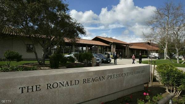 مسح: الأميركيون الأكبر سنا الأكثر فقرا.. والأقل قراءة