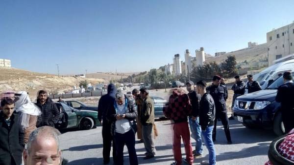 أهالي شفا بدران يعتصمون ضد مصنع باطون الزهيري.. من منح الزهيري الترخيص؟!