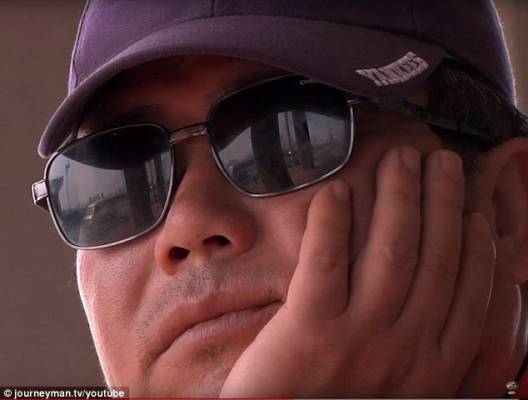 الرجل الذي أنقذ أكثر من 300 محاولة انتحار