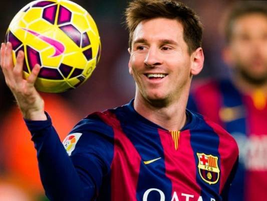 ميسي أول لاعب بتاريخ الليغا يسجل في 200 مباراة