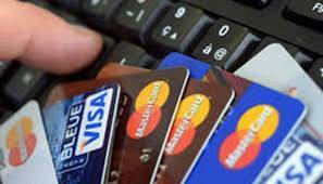 القبض على شخصين امتهنا الاحتيال عن طريق نسخ بطاقات ائتمانية