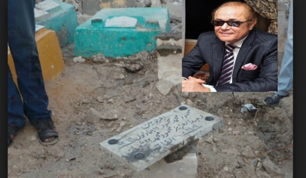 عامل بمقبرة الراحل محمود عبد العزيز يكشف ظاهرة غريبة تحدث يومياً!