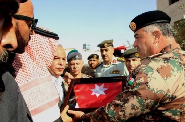 القوات المسلحة تشيع جثمان الشهيد الرائد الطيار عايد الدعجة... صور