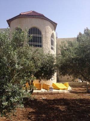 فيلا في موقع مميز وبسعر مغري للبيع .. صور