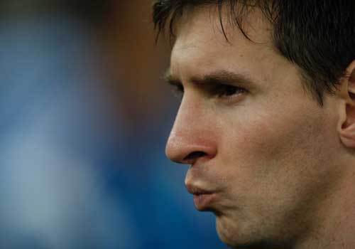 18 دقيقة فصلت ميسي عن الموت!