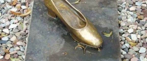 قطعْنَ أقدامهنَّ لارتداء الحذاء!