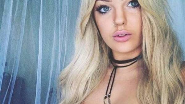 عرضت هذه الشابة المثيرة مؤخرتها في المزاد لسبب غريب!