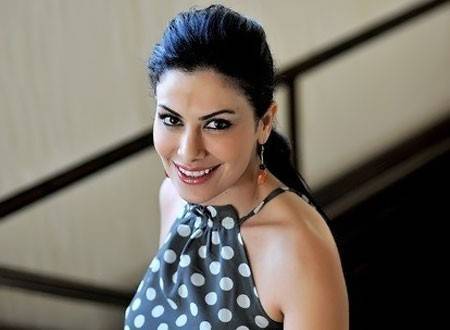 فستان يفضح نحافة صبا مبارك ويعرضها للانتقادات.. صور