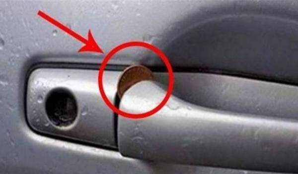 احذروا إذا وجدتم قطعة نقدية على باب السيارة