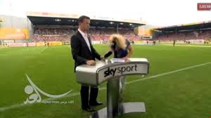 الفيديو: ضربة صاروخية في رأس مذيعة على الهواء