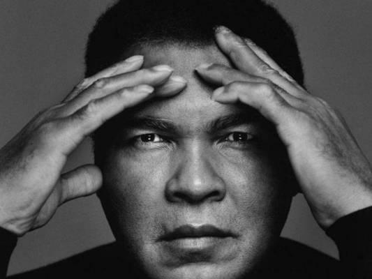 بيع رسالة وجهها كلاي إلى مانديلا في مزاد علني