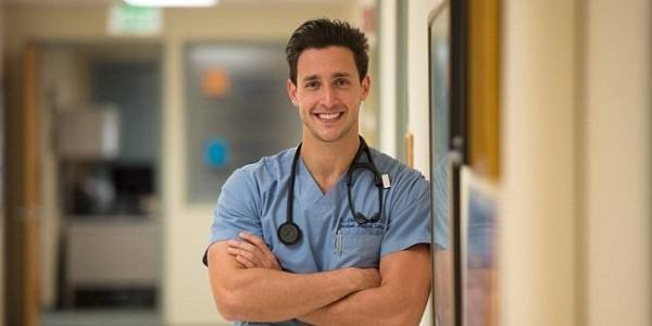 الأطباءُ الأكثرُ جذباً للنساء.. والمدرّسون والمهندسون الأقلُّ حظاً