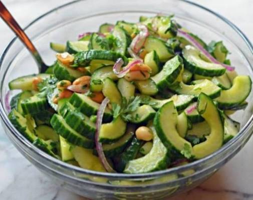 لماذا يجب أن تأكل خيارة واحدة على الأقل يومياً؟