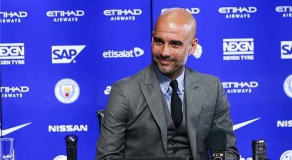 جوارديولا: أهنىء كريستيانو رونالدو ولكن ميسي هو الأفضل