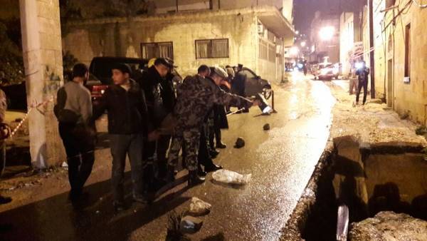 انهيار شارع وسط مدينة السلط ... صور