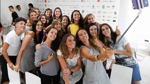 ريال مدريد يعطي الضوء الأخضر لانشاء فريق نسائي