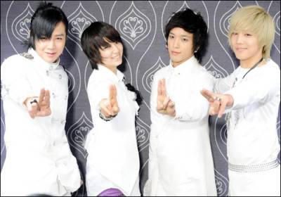 انتشار سريع لمقطع اختيار ملك جمال بين طلبة يرتدون “زي مخنثين” بتايلاند