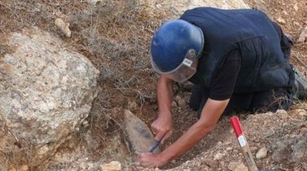 الأمن يتعامل مع قنبلة قديمة في جرش