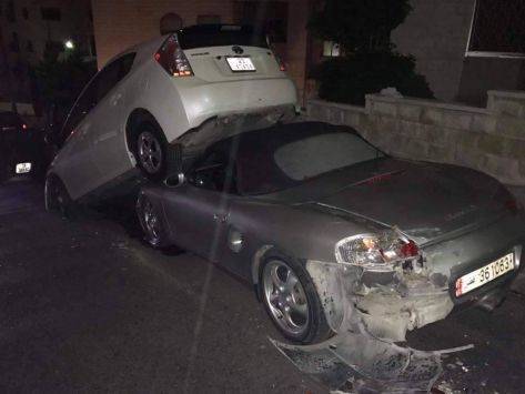 حادث سير غريب في الشميساني بعمان (صور)