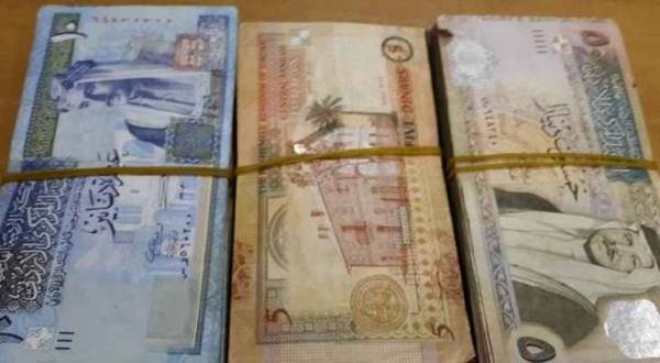 أئمة يتقاضون 80 ألف دينار رواتب شهرية !