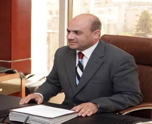 موظف أوقاف سابق وراء احتيال راتب الإمام