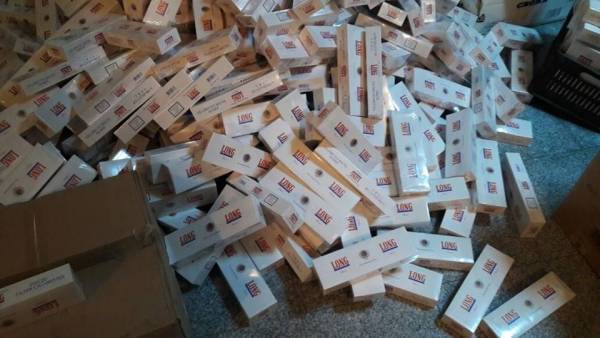 ضبط اكثر من 100 كرتونة دخان مهرب في الرمثا... صور