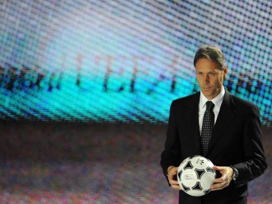 فيفا يكشف جديده.. إلغاء التسلل والتمديد واعتماد الاستبعاد المؤقت