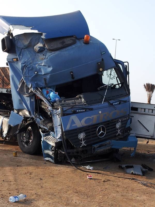 وفاة بتصادم مركبة وشاحنة في الزرقاء