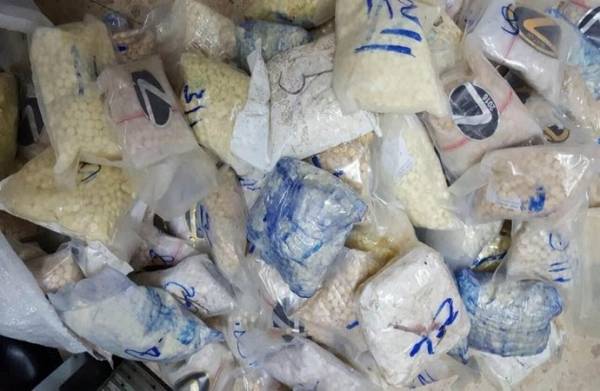 إحباط تهريب نصف مليون حبة مخدرة