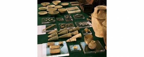 القبض على ثلاثة أشخاص حاولوا بيع آثار بالرصيفة