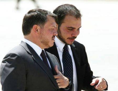 الامير علي ينقل رسالة شفويّة من الملك لأمير الكويت