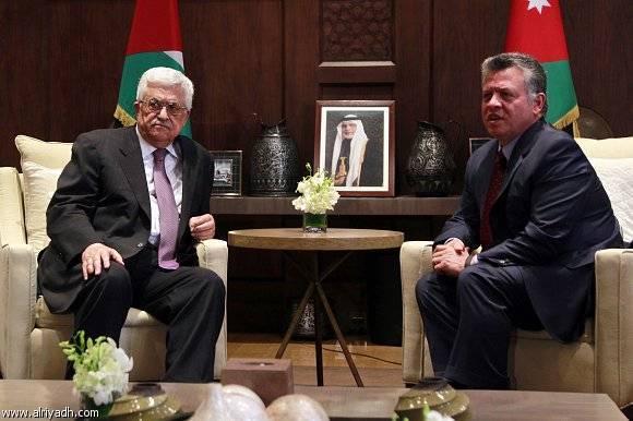 الملك يجري مباحثات مع الرئيس الفلسطيني عباس