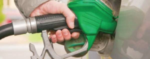 101 مليون دينار ايرادات الخزينة في حال فـرض ضـريبة الــ5 قـروش على البنـزين