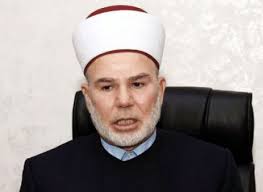 قاضي القضاة ينفي فرض رسوم جديدة على عقود الزواج