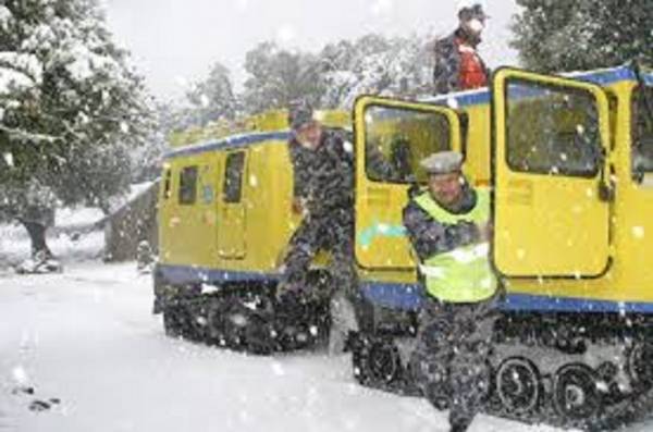 انقاذ 155 شخصاً حاصرتهم الثلوج