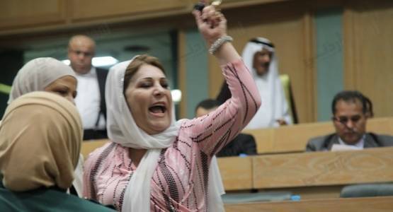 الخوالدة: 600 منحة لنائب في الجنوب