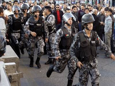 ضبط 108 من فارضي (الخاوات) بعمان