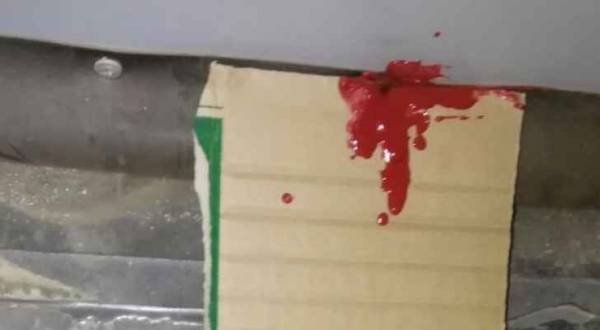 ضبط 15 طن من مادة الشاي منتهية الصلاحية في أحد المصانع(صور )