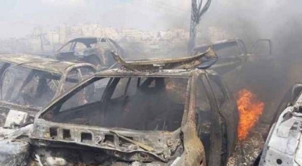 اخماد حريق 7 سيارات خردة في الزرقاء .. والامن يحقق