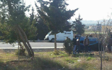 إصابة شخص بتدهور مركبة على طريق المطار