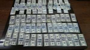 القبض على شخص بحوزته 200.000 دولار مزور في عمّان