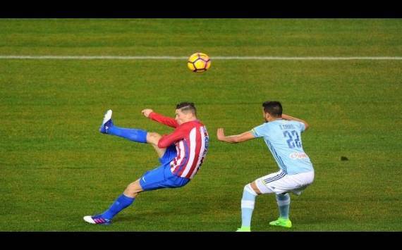 توريس يسجل هدفا مذهلا في فيغو  فيديو