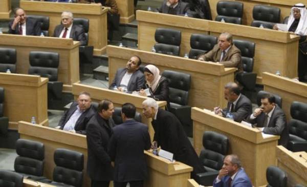 نصف ساعة من المناقشة النيابية لسياسة رفع الأسعار