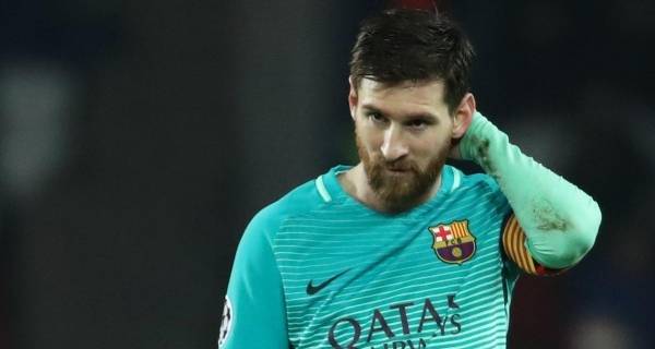 ميسي يؤجل زيارته إلى مصر بعد الهزيمة القاسية