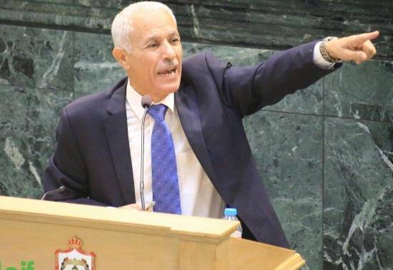 العرموطي: رفع رسوم الجوازات خرق دستوري